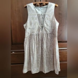 TOBI empire waist sleeveless Paisley V-neck Front tied Size Large Color Tan